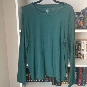 XXL GAP feather tee. Crew neck. Long sleeve. Green
